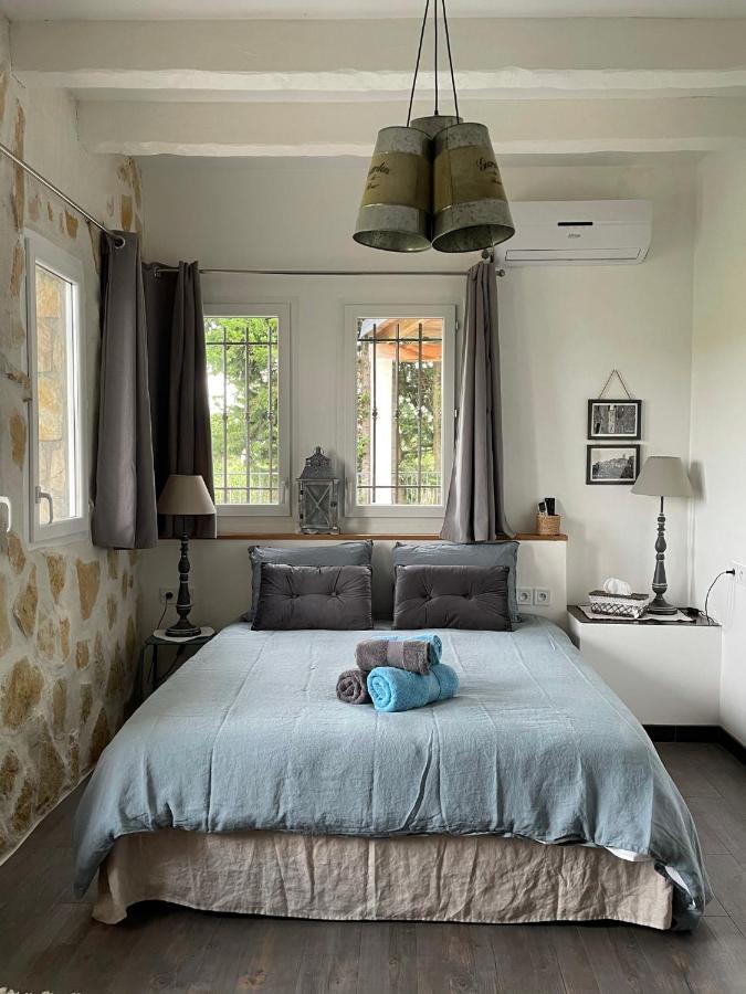 Au Pied Des Baous Bed & Breakfast Vence Eksteriør bilde