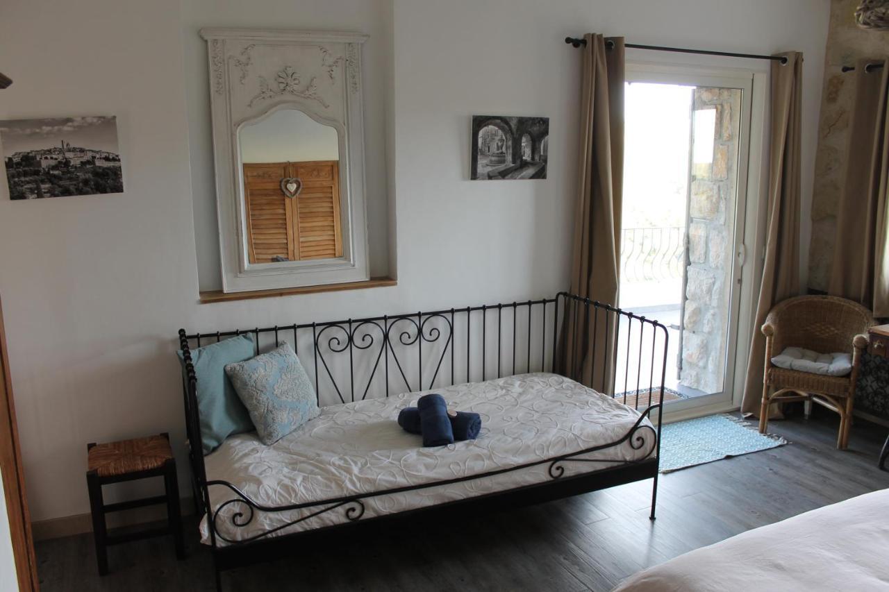Au Pied Des Baous Bed & Breakfast Vence Eksteriør bilde