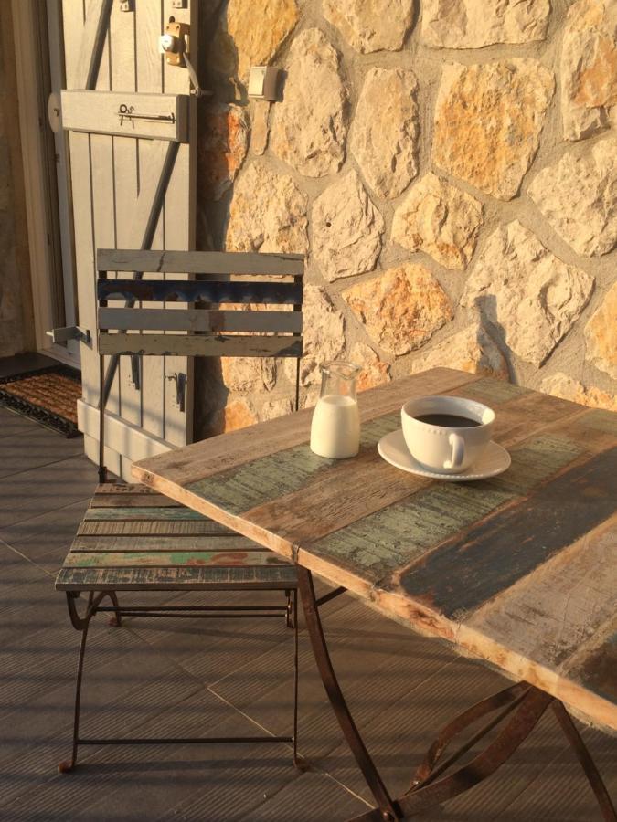 Au Pied Des Baous Bed & Breakfast Vence Eksteriør bilde
